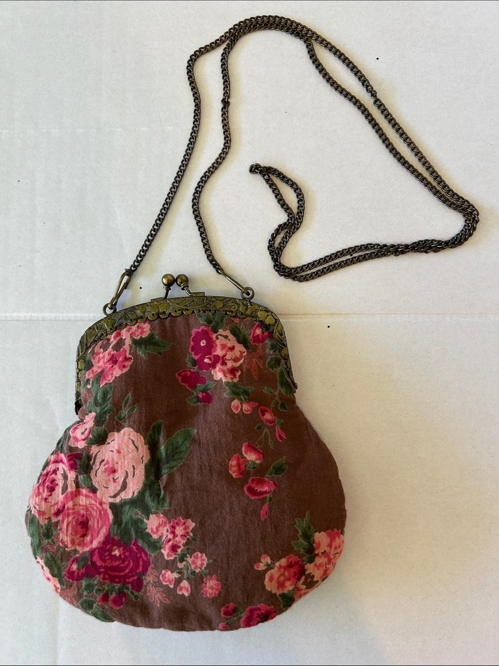 VINTAGE PINK ROSE FLORAL KISS-LOCK METAL CHAIN STRAP  FRENCH PETIT POINT PURSE